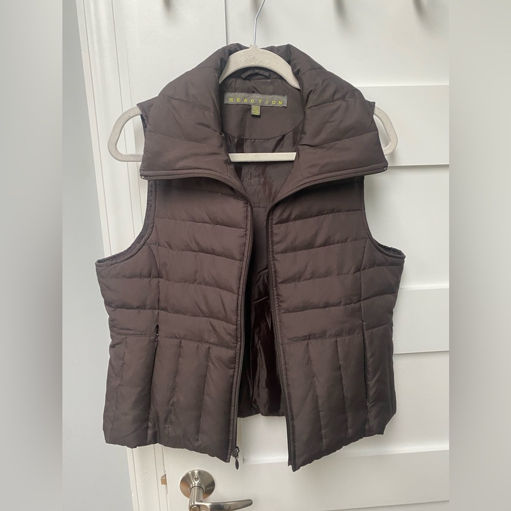 Kenneth Cole Reaction Brown Feather down blend Woman’s Vest - Picture 3 of 7